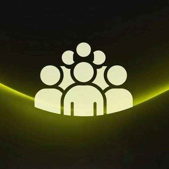 A minimalistic image icon of a group of people as best digital marketing strategist in calicut